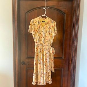 Stunning Tahari Arthur Levine flowy dress sz 8